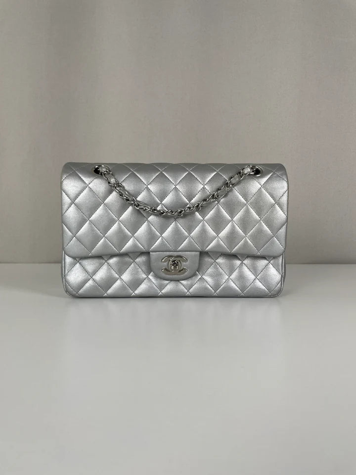 Authentic Chanel  caviar leather texture - natural grain
